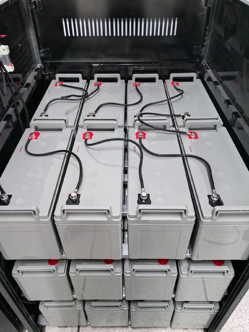 重慶UPS電源蓄電池安裝展示 電氣設(shè)備與科技品質(zhì)的完美融合